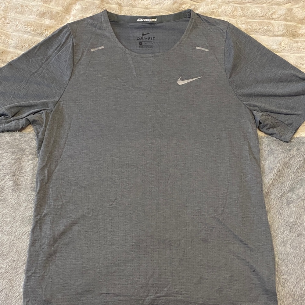 Nike Men's Short Sleeve Gray Tee